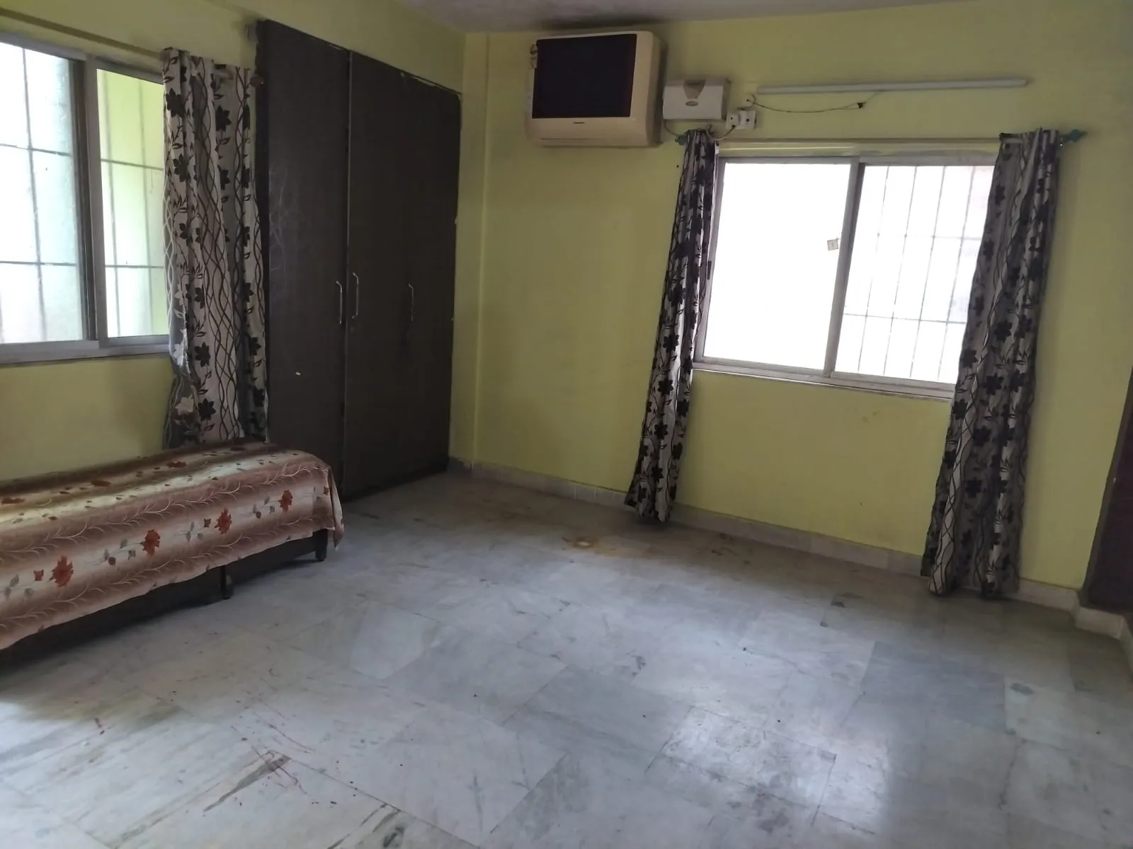 3 BHK Semi-Furnished Flat for Sale | 1680 Sq Ft | ₹60 Lakh