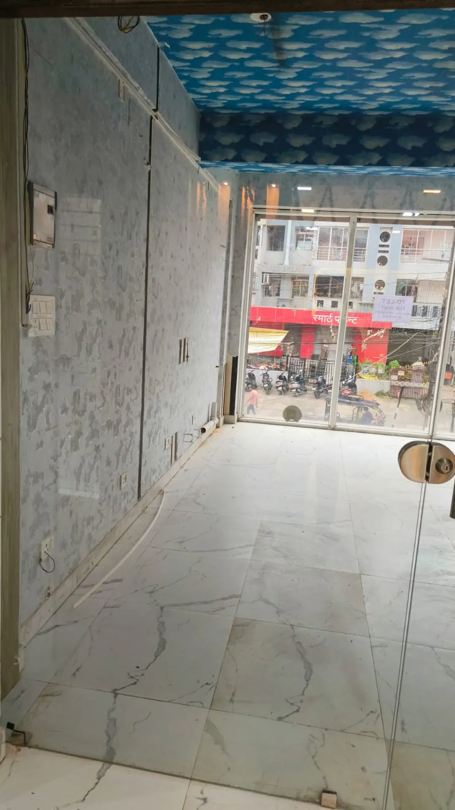 Office/Salon for Rent in Morabadi Ranchi | On-Road Space